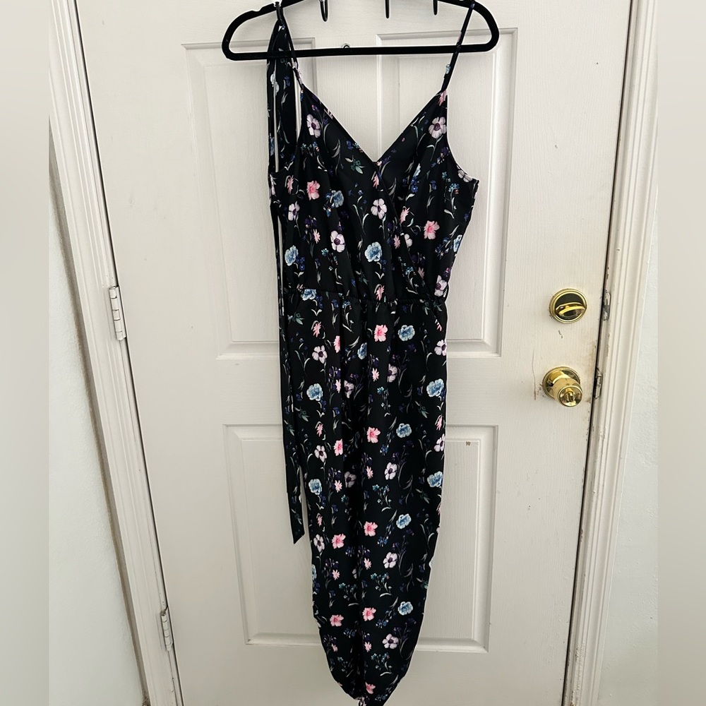 Pants jumpsuit come with belt size medium